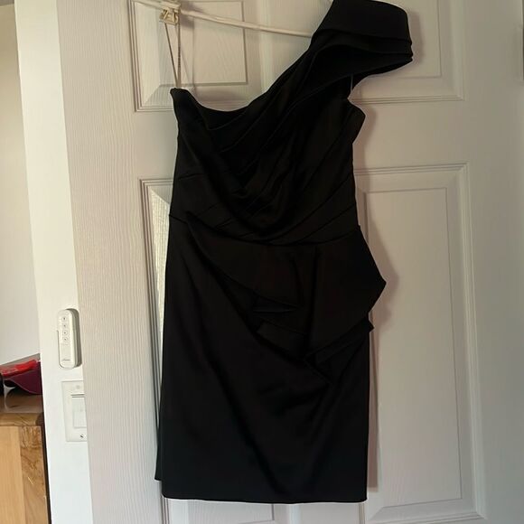 Karen Millen - Size 6 - One Shoulder Black Dress - Beautiful Cocktail Dress - Picture 1 of 4